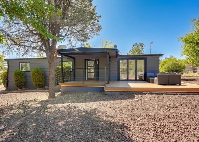 Bright And Airy Sedona Home With Mountain Views!